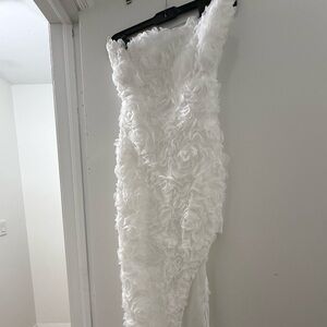 Elegant White Floral Strapless Dress